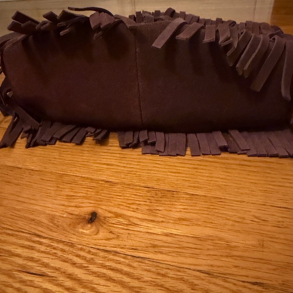 Lucky Brand Burgundy Fringed Suede Bucket Bag With Adjustable Strap - Picture 13 of 17